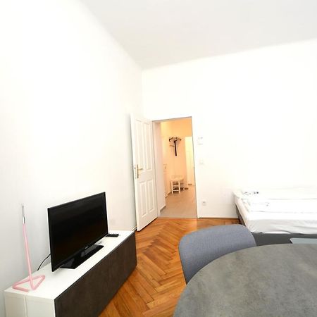 Universum Apartment 4 Wien Exteriör bild
